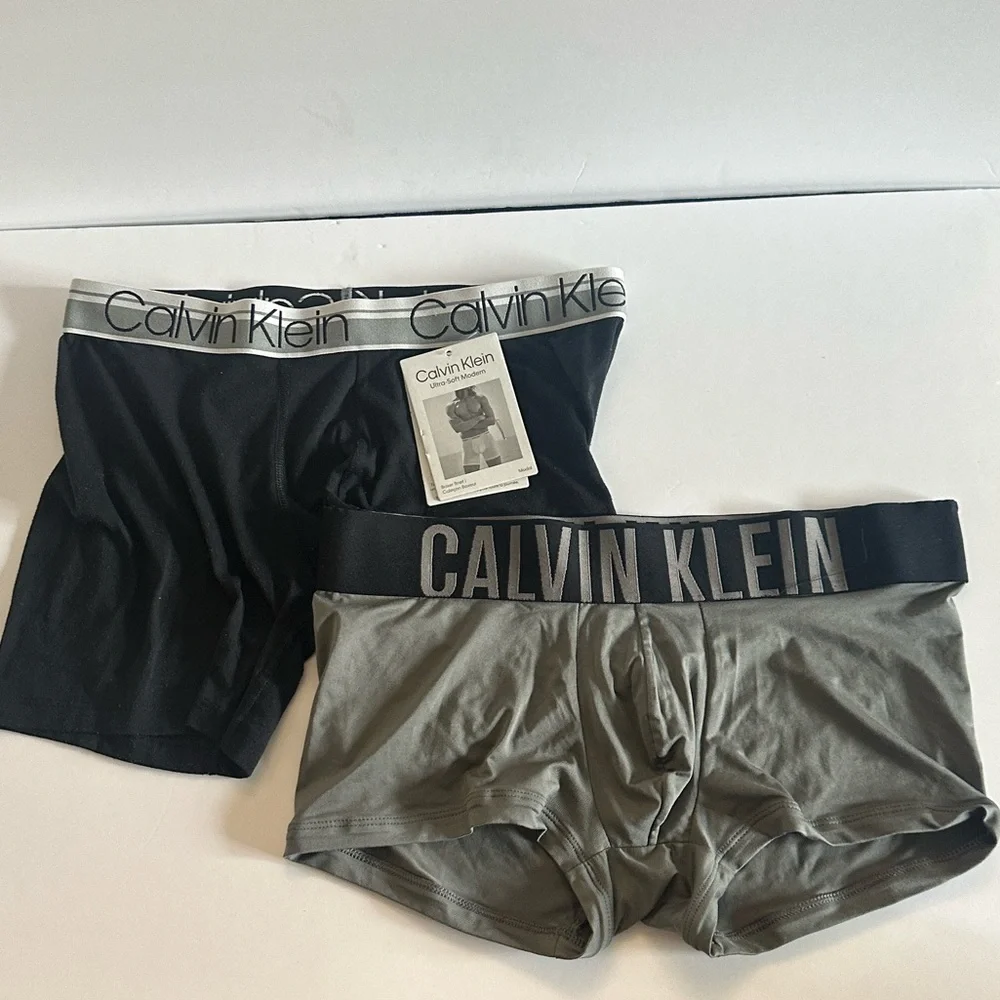 NWOT Calvin Klein Black and Gray Boxer Briefs -2 pairs